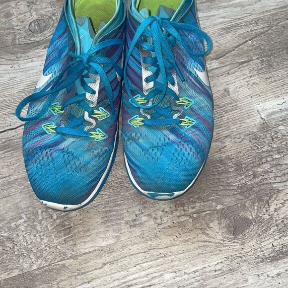 Nike 8 - Picture 2 of 5